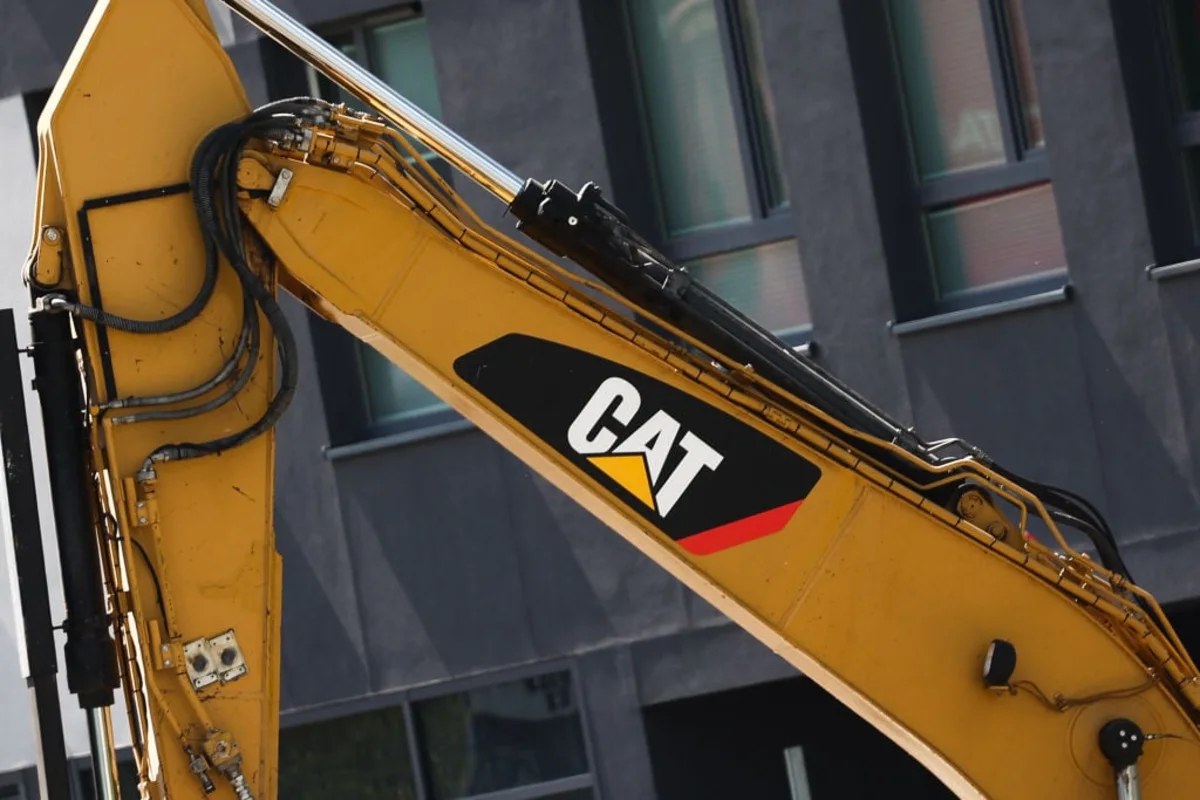 Caterpillar (NYSE: CAT) Now Makes Up 11% of the Dow. Could a Stock Split Come Before Year-End?