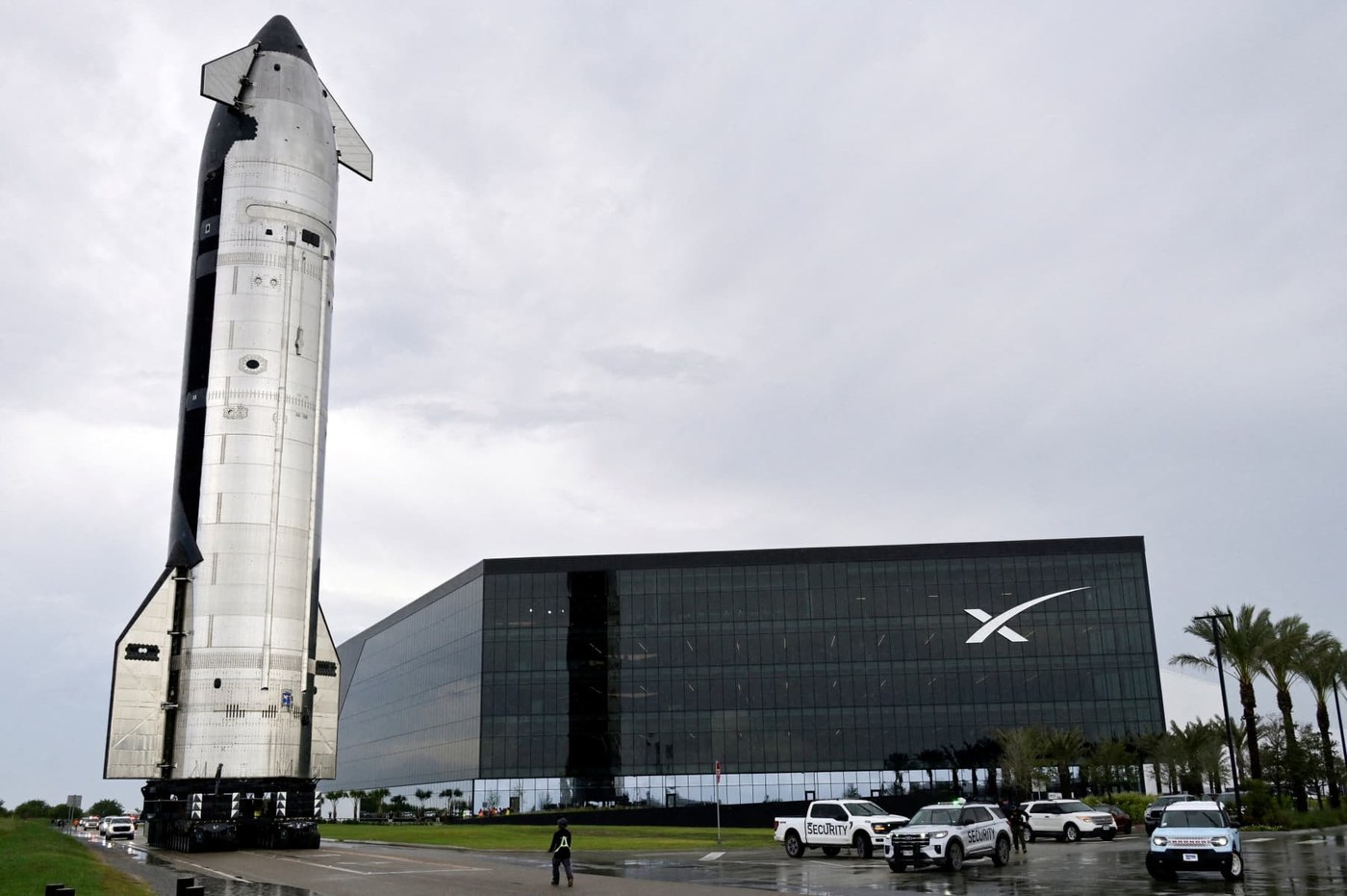 SpaceX falls further in premarket after Starship test flight aborted