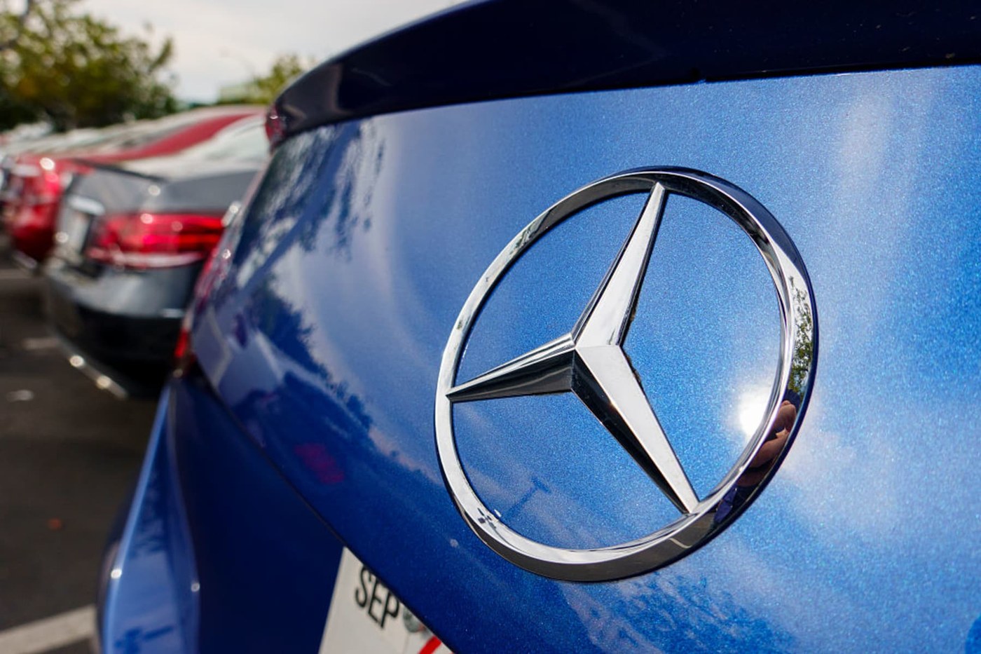Senate panel advances China auto bill that could bar Mercedes-Benz from U.S.