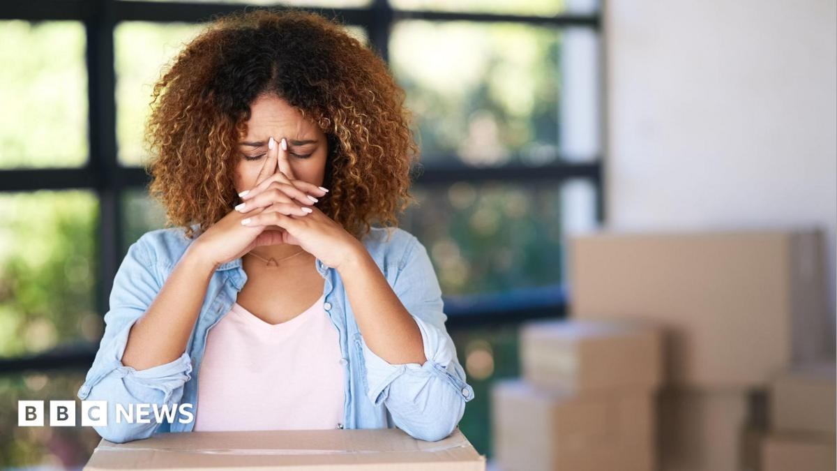 'My buyers dropped their offer by £15,000 the day before exchange': Gazundering and how to avoid it