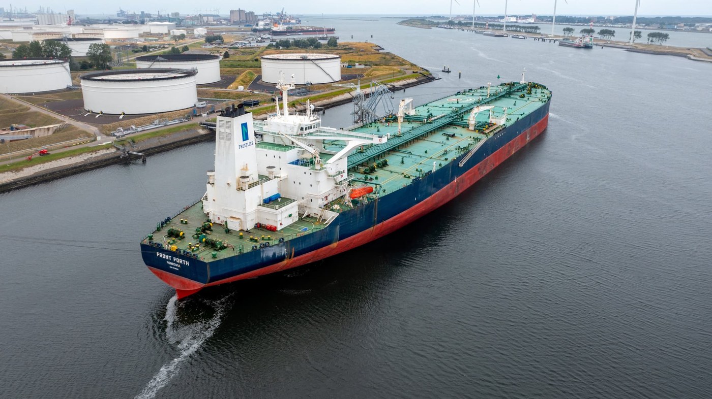 Ships shun Strait of Hormuz as renewed fighting strains key oil corridor