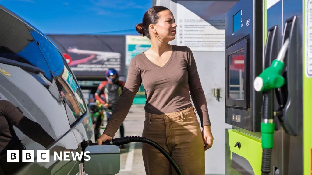 What's happening to UK petrol and diesel prices?