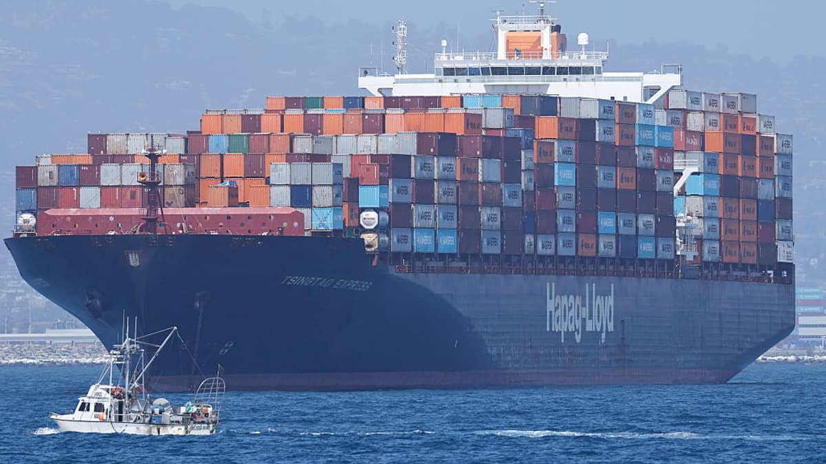 Reaction to US imposing new tariffs on 60 trading partners
