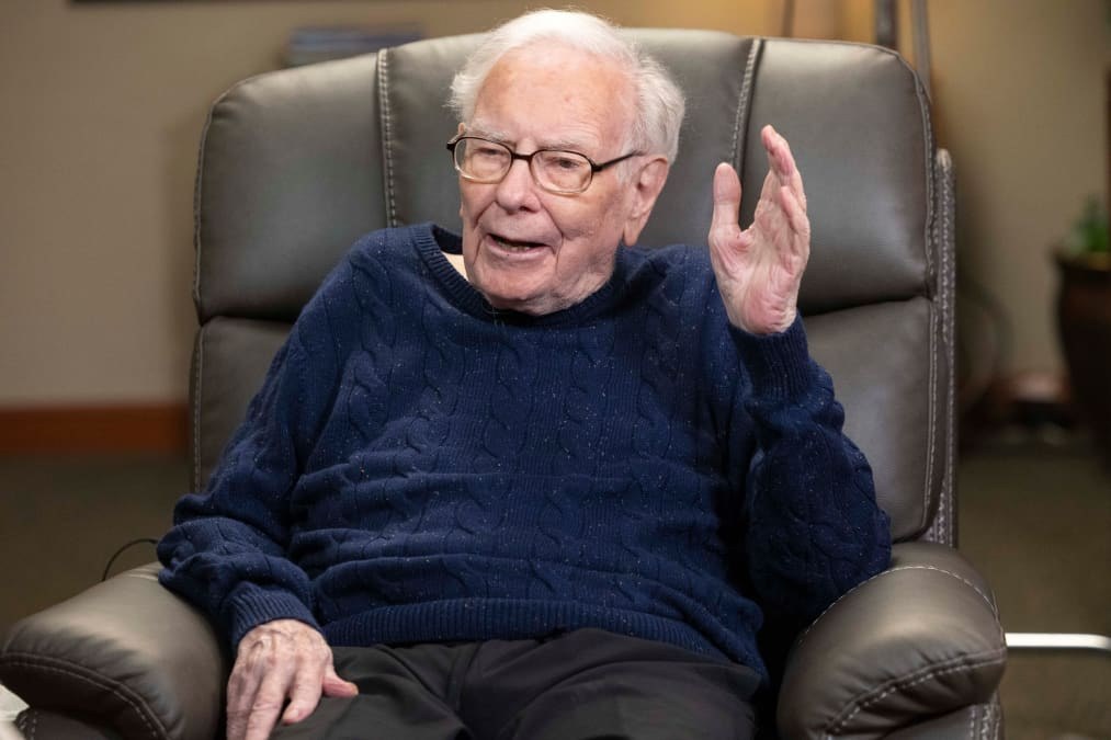 Warren Buffett on the market today: 'It's tough to find values when everybody is preferring gambling'