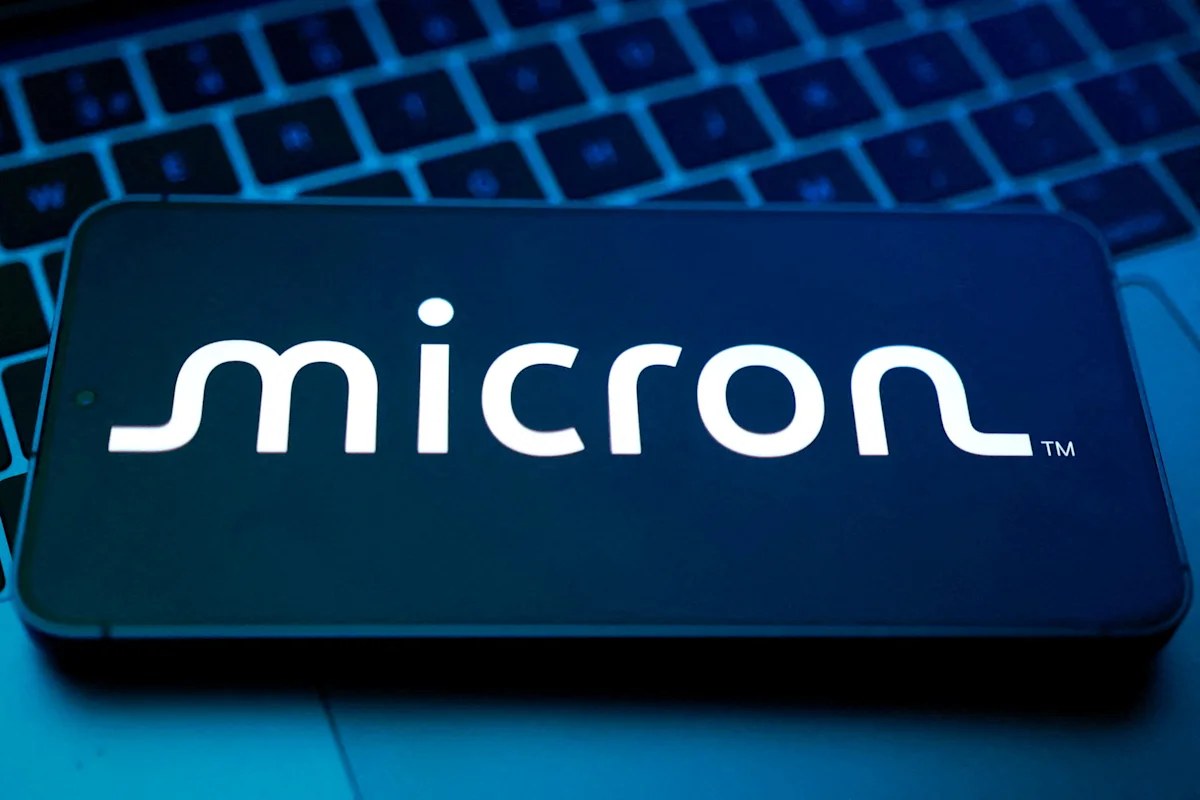 Semiconductor stocks pair losses amid fears of increased competition from China
