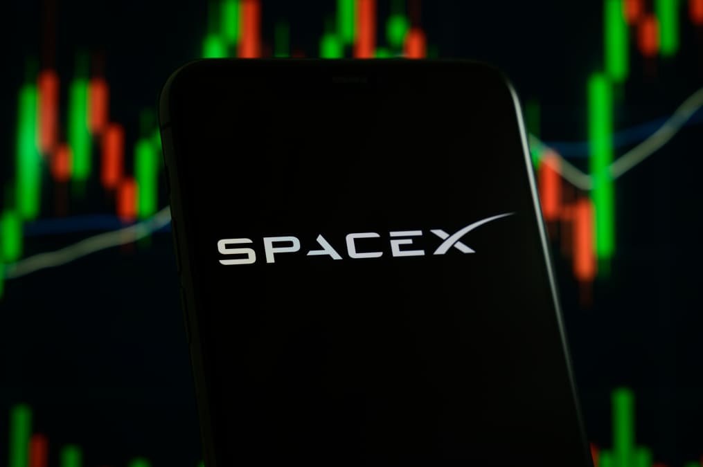 SpaceX stock sinks for a second-straight day, nearing $135 IPO price
