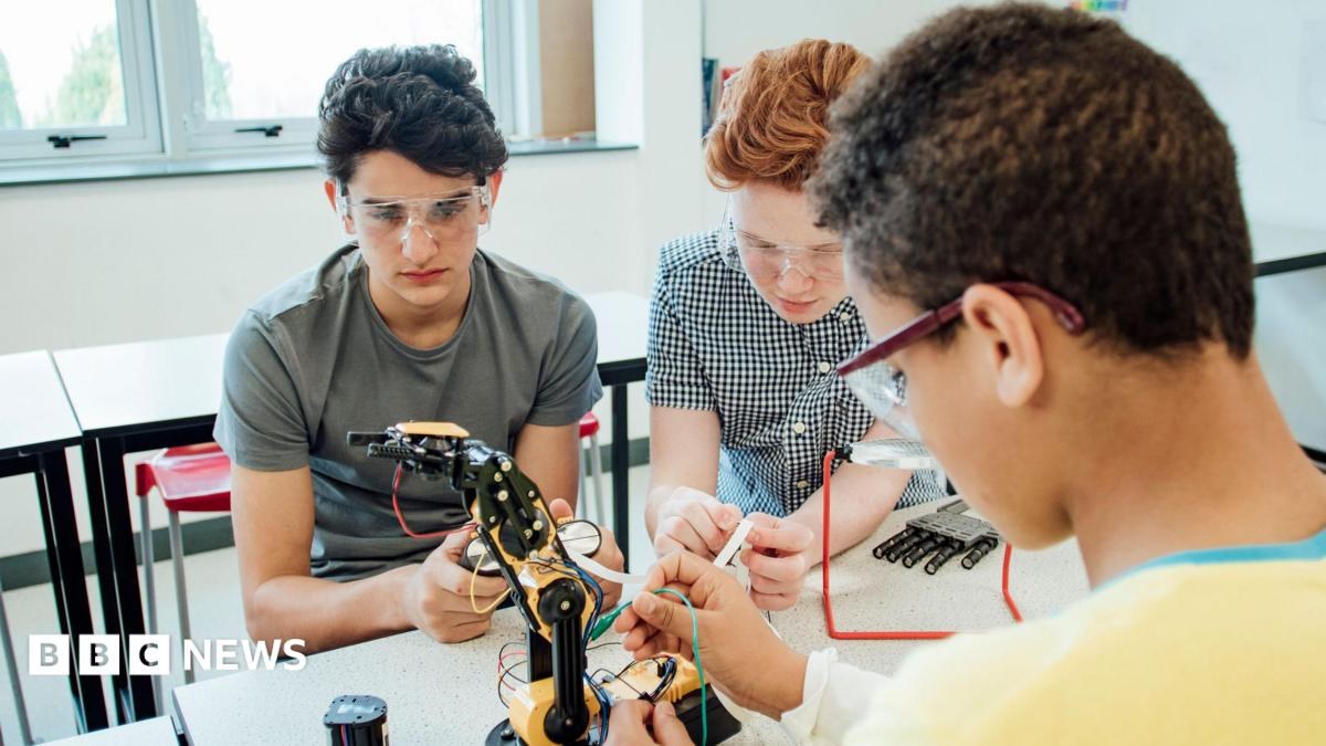 New technical education routes to be offered at 14 in England