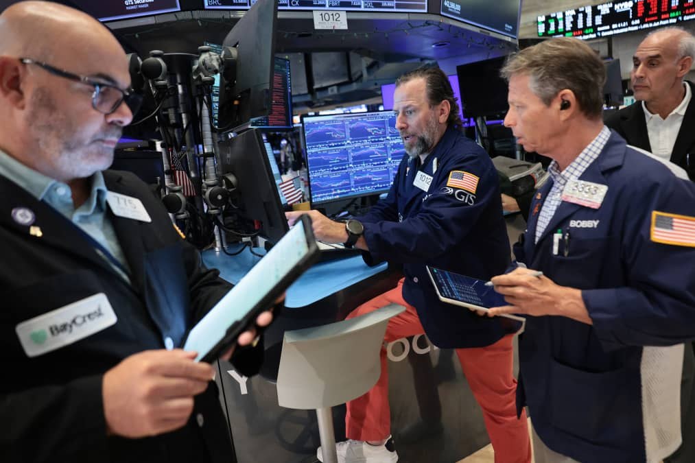 A portfolio manager says investors are looking overseas as Magnificent Seven worries grow. Here are the stocks and sectors he favors