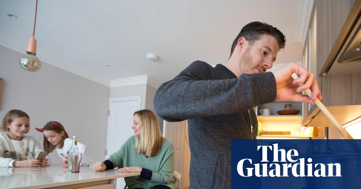 Ministers urged to curb energy costs as Great British homes face 13% bill surge